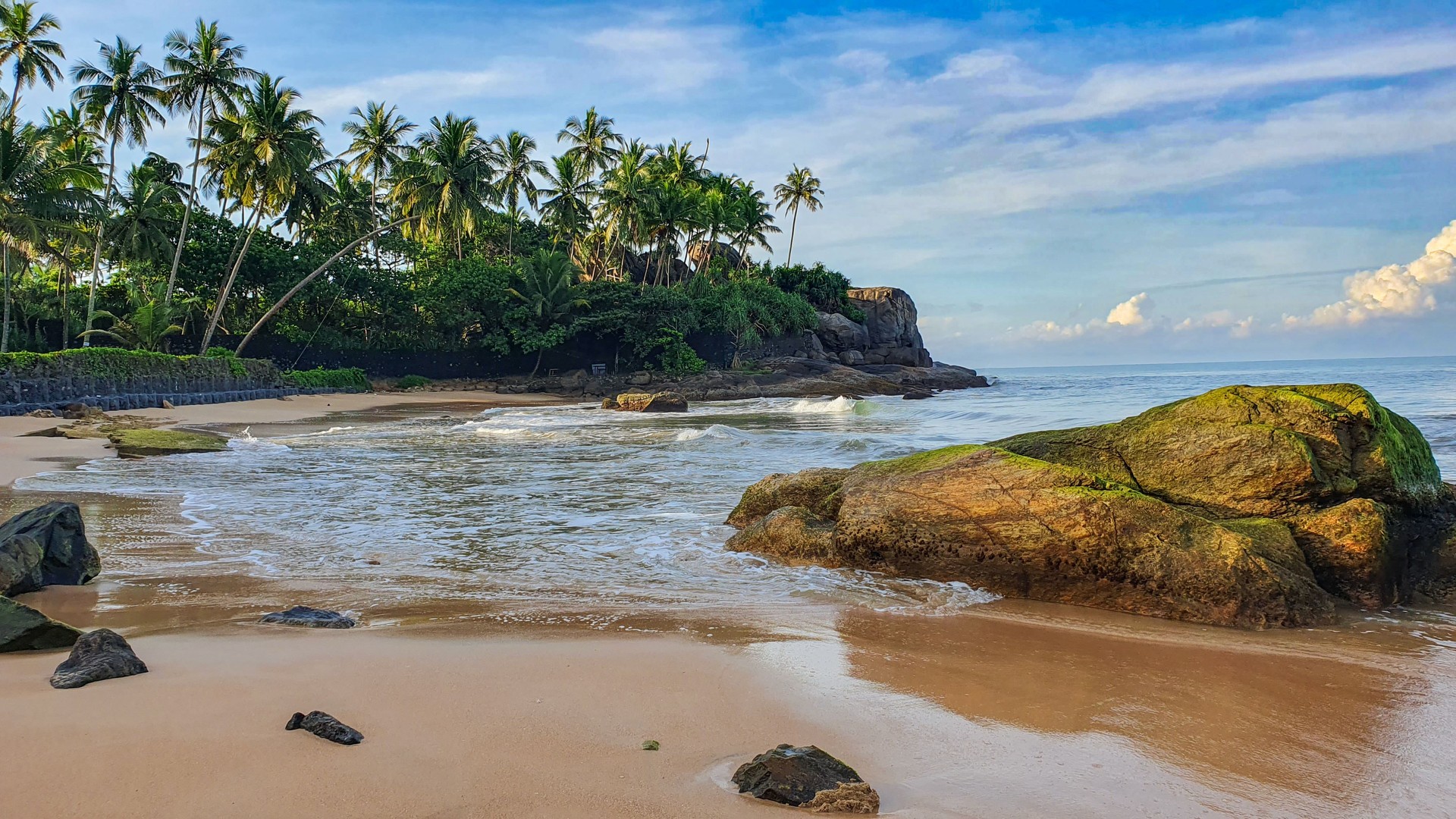 Induruwa, Sri Lanka: A scenic beach